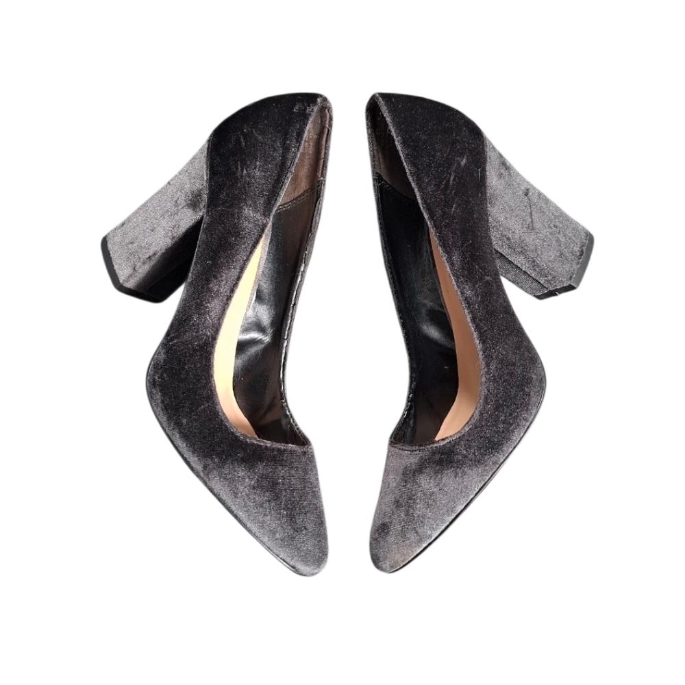 Mossimo Gray velvet heels Almond Toe Shoes Elegant Office Casual Size 8 - Picture 3 of 8